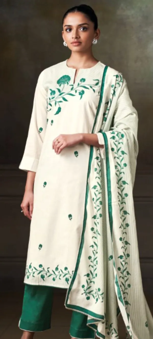 Off_White_Cotton_Floral_Embroidered_Kurta_Set_For_Women