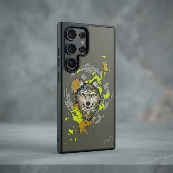 Grey_Numm_Wolf_Design_Protective_Case_For_Samsung_Galaxy_S25_Ultra