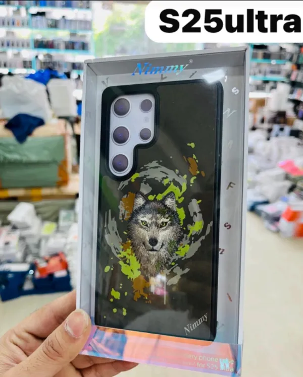 Grey_Numm_Wolf_Design_Protective_Case_For_Samsung_Galaxy_S25_Ultra