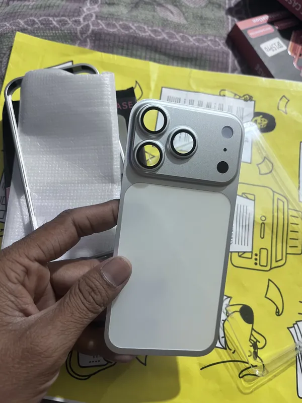 Silver_Silicone_Multi-Lens_Camera_Protector_For_Iphone