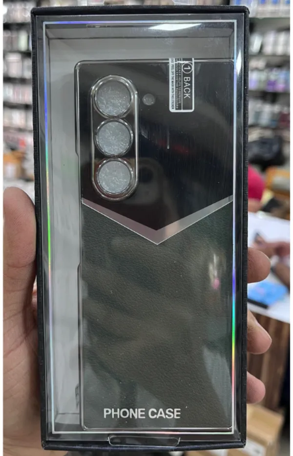 Black_Transparent_Phone_Case_With_Camera_Protection