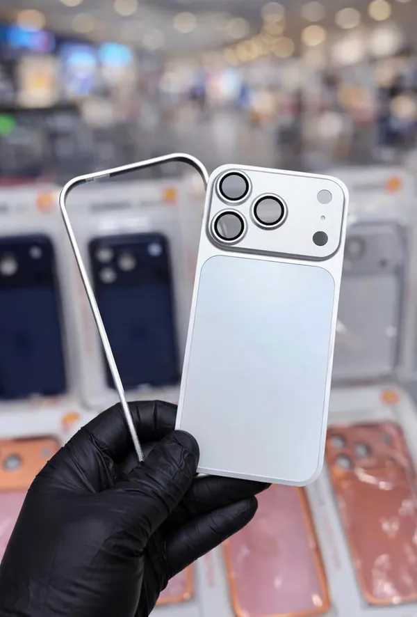 Silver_Silicone_Multi-Lens_Camera_Protector_For_Iphone