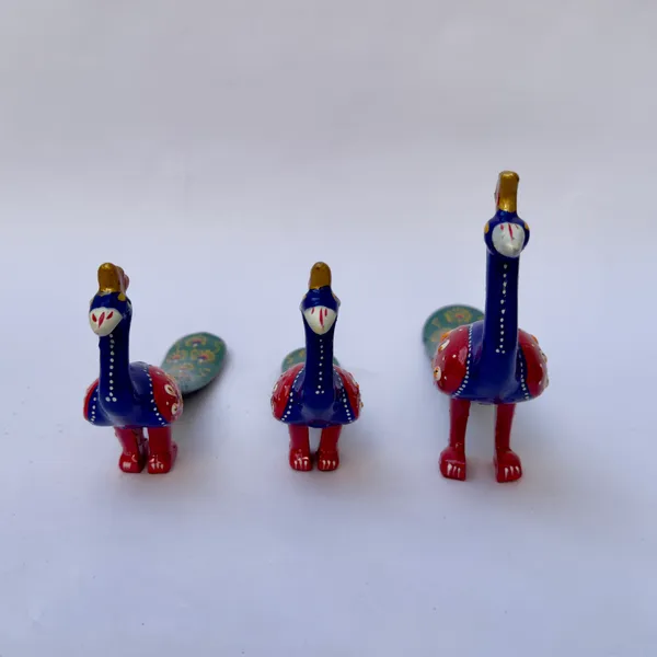Hand_Painted_Wooden_Peacock_Decorative_Showpiece