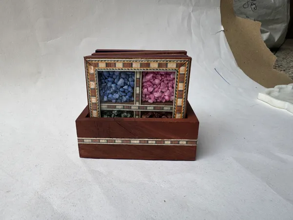 Wooden_Decorative_Storage_Box_With_Floral_Inlay_Design