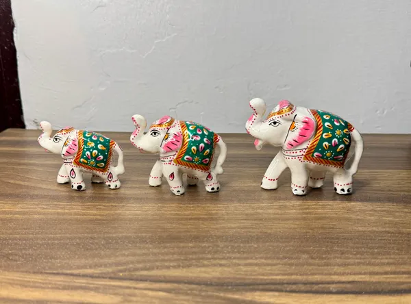 White_Handpainted_Decorative_Elephant_Figurine_Set_Of_3