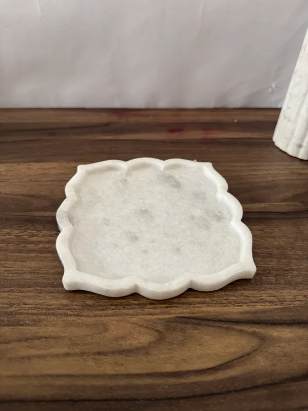 White_Marble_Scalloped_Edge_Decorative_Coaster