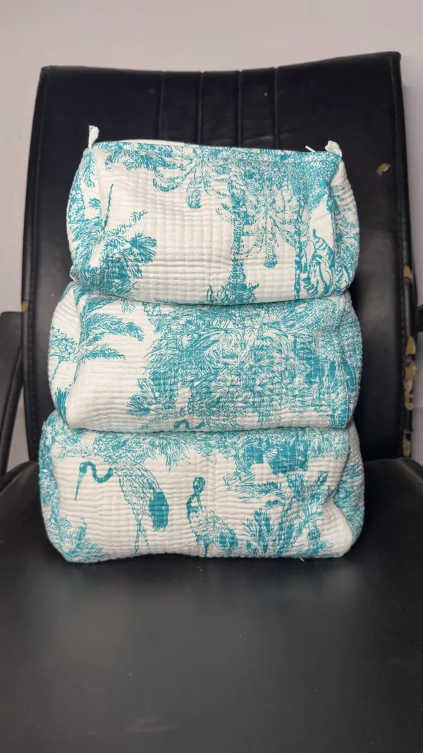 Turquoise_Toile_Print_Cotton_Quilted_Cosmetic_Bag_Set