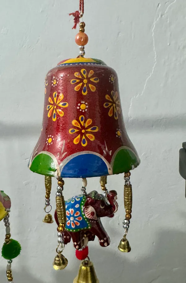 Handcrafted_Decorative_Bell_With_Elephant_Motif