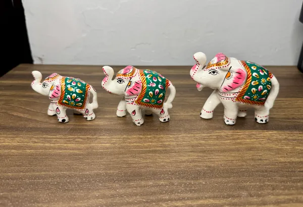 White_Handpainted_Decorative_Elephant_Figurine_Set_Of_3
