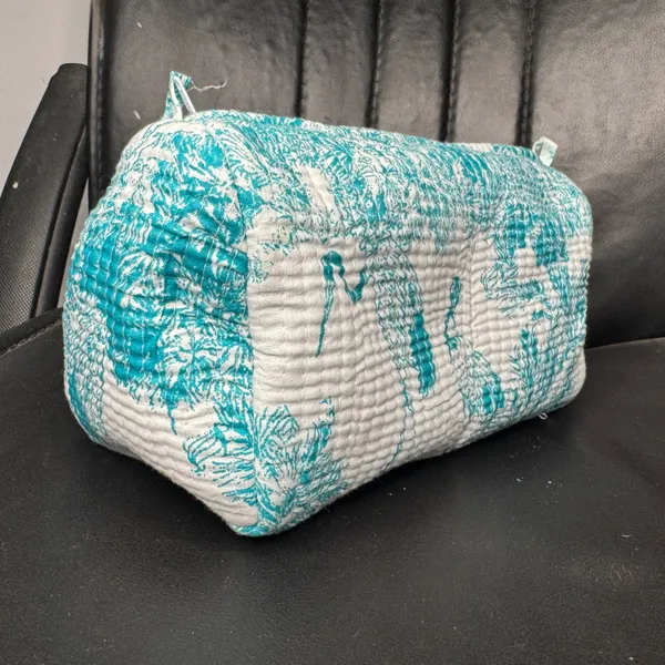 Turquoise_Toile_Print_Cotton_Quilted_Cosmetic_Bag_Set