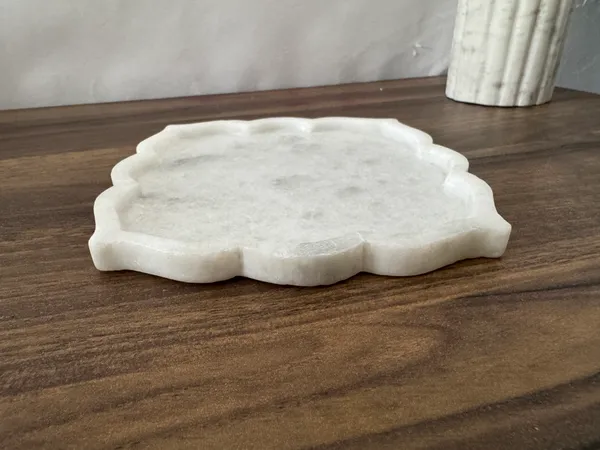 White_Marble_Scalloped_Edge_Decorative_Coaster
