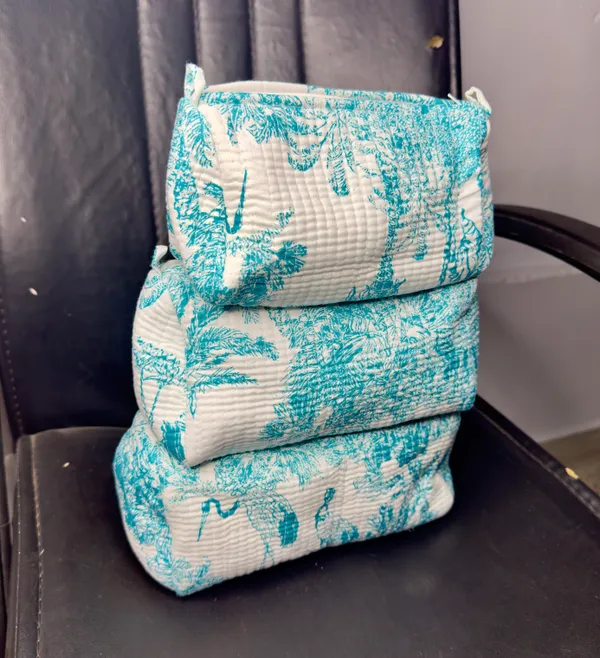 Turquoise_Toile_Print_Cotton_Quilted_Cosmetic_Bag_Set