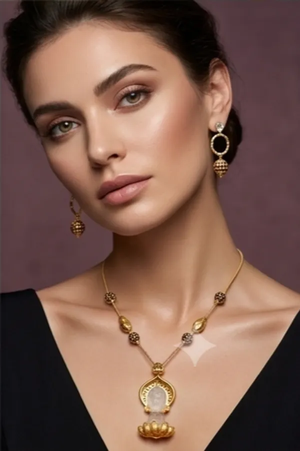SLEAK_ITALIAN_CHAIN_SET_WITH_FANCY_PENDENT