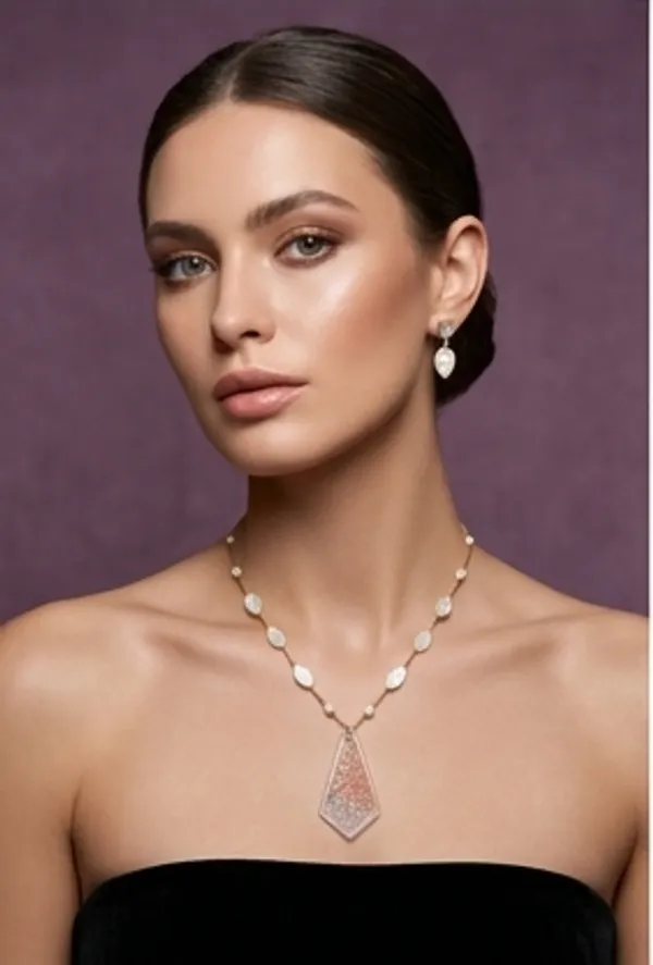 SLEAK_ITALIAN_CHAIN_SET_WITH_FANCY_PENDENT