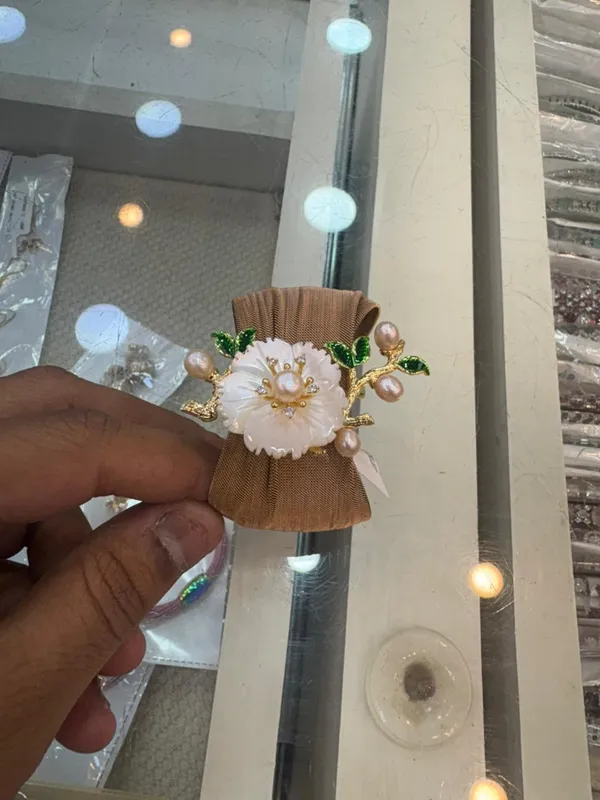 Gold_Tone_Floral_Pearl_Embellished_Cuff_Bracelet_Set_For_Women