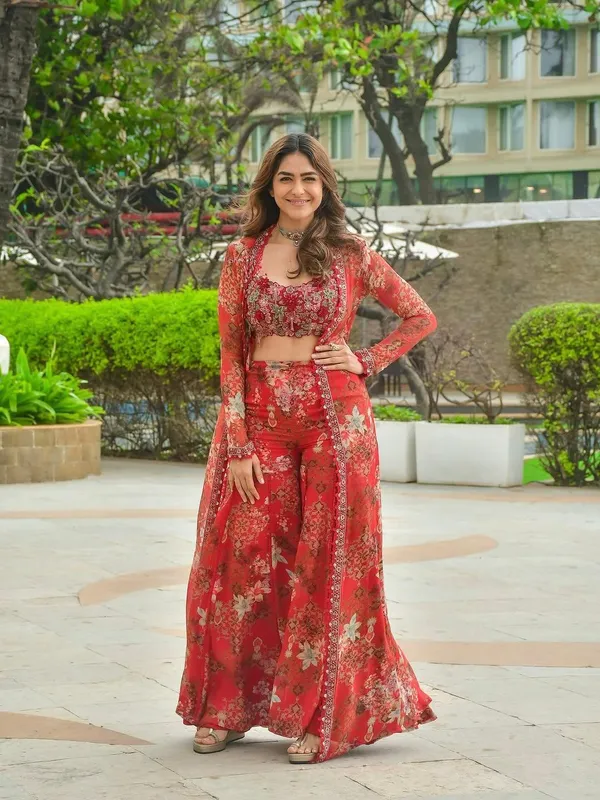 Mrunal_Thakur_Inspired_Red_Fringe_Indo_Western