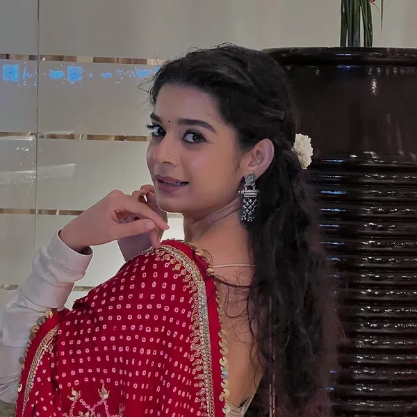 Leela_Loom_Gown_With_Dupatta