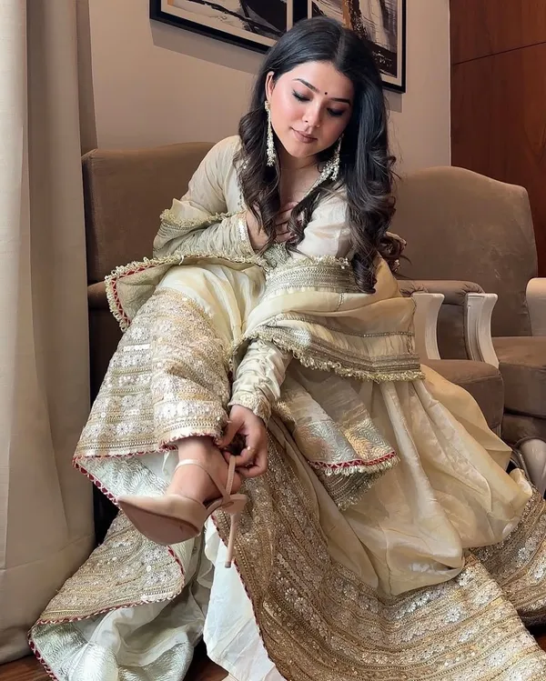 Lace_Blossom_Gold_Anarkali_Set