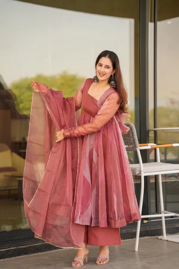 Heavy_Stylish_Women_Latest_Gown_Suit