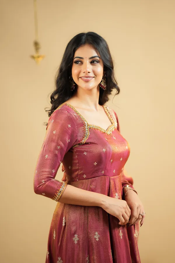 Krushnavi_Cosmo_Slit_Anarkali_Suit_Set