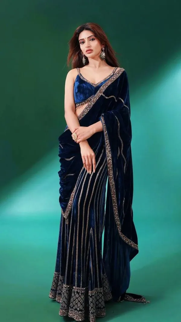 Velvet_Sequin_Embroidered_Plazzo_Blouse_Dupatta_Set