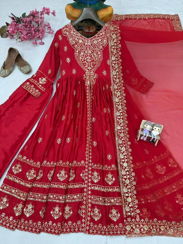 Designer_Anarkali_Gown_With_Elegant_Dupatta