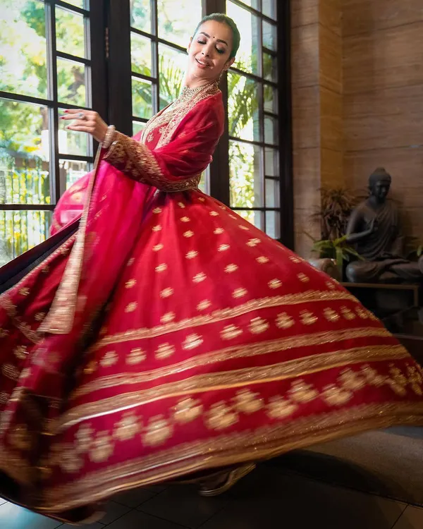 Designer_Anarkali_Gown_With_Elegant_Dupatta