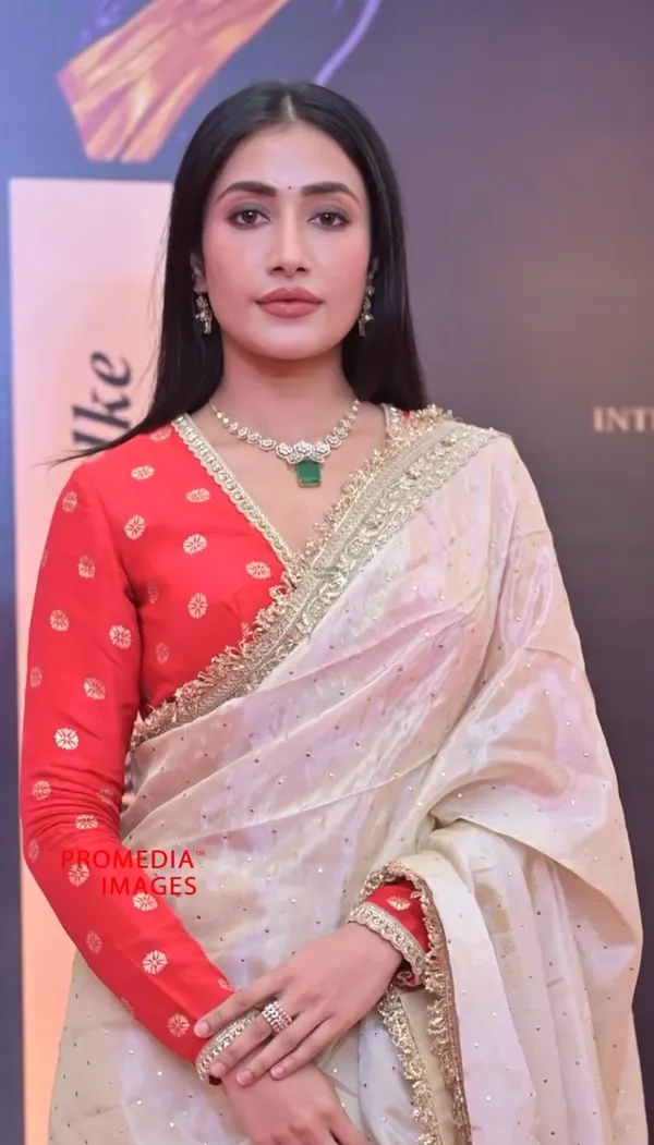 Raja_Mauli_Designer_Smoothy_Silk_Bollywood_Saree_With_Sequin_And_Jari_Dori_Embroidery_Default_Title