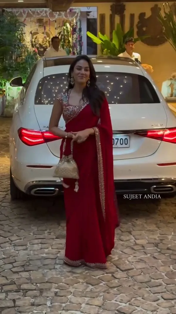 Valentine_Glow_Satin_Saree_Smooth_Shine_With_Romantic_Elegance