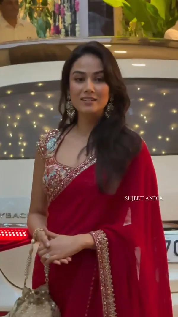Valentine_Glow_Satin_Saree_Smooth_Shine_With_Romantic_Elegance