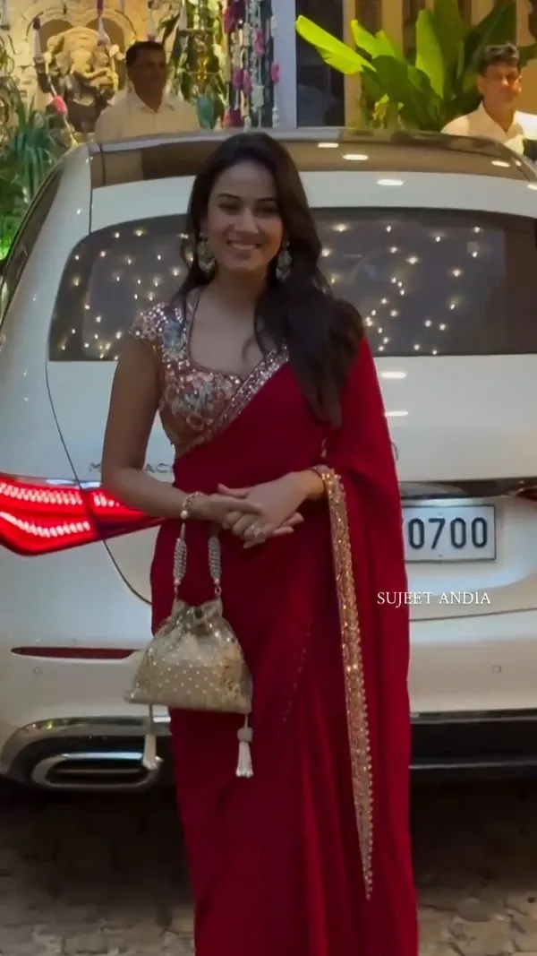 Valentine_Glow_Satin_Saree_Smooth_Shine_With_Romantic_Elegance