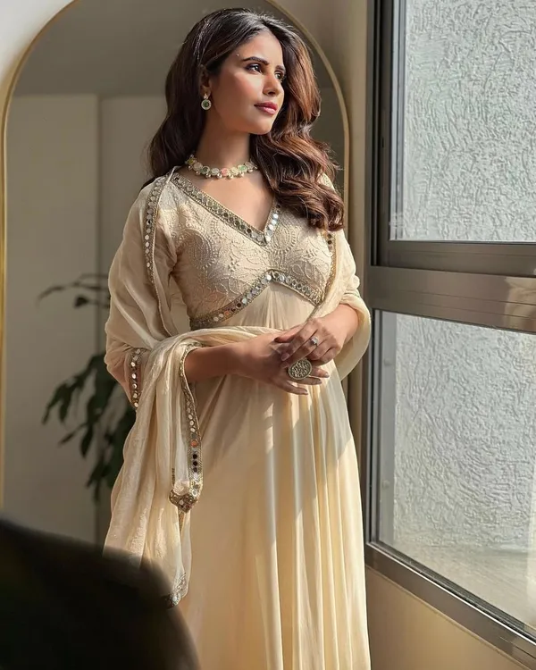 Zehra_Noor_Mirror_Anarkali_Set
