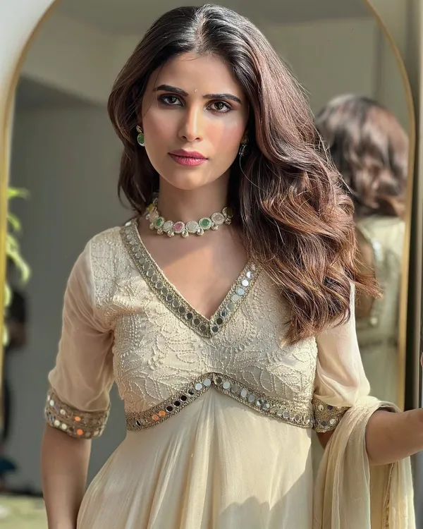 Zehra_Noor_Mirror_Anarkali_Set