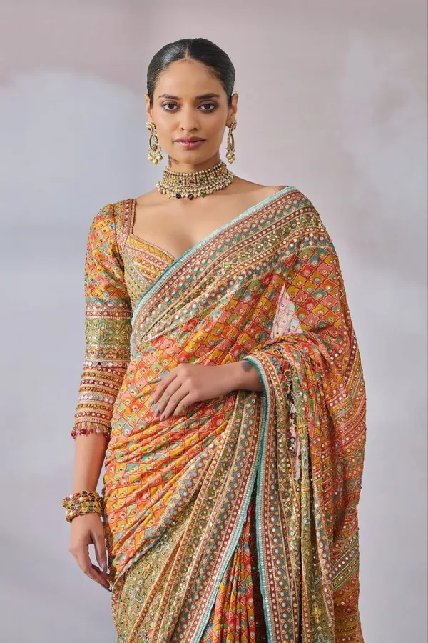 Madhuri_Dixit_In_Tarun_Tahiliani_Saree_Default_Title