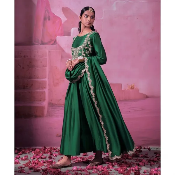Designer_Green_Gown_For_Mehandi_Party_Wear_Look_Collection_Red