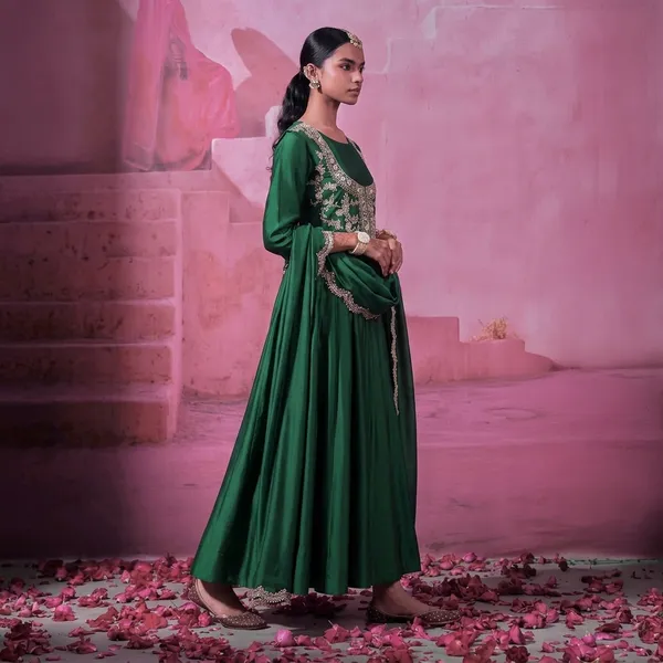 Designer_Green_Gown_For_Mehandi_Party_Wear_Look_Collection_Green