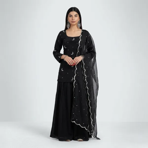 Opulent_Crepe_Silk_Festive_Ensemble_With_Farshi_Salwar