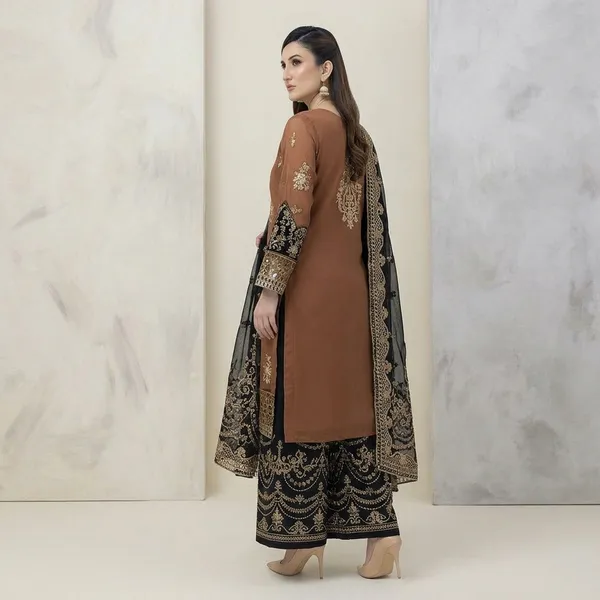 Twilora_Embroidered_Kurti_Palazzo_Set