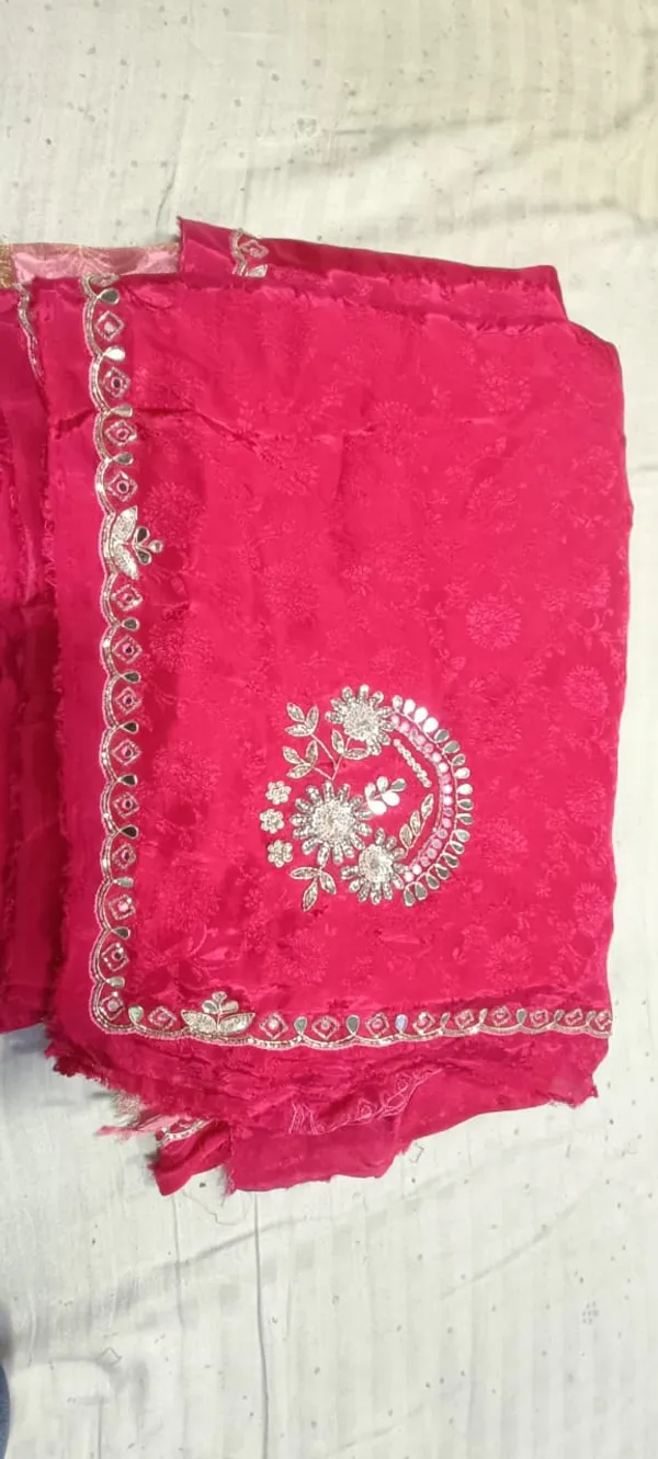 Pink_Chiffon_Embroidered_Floral_Saree_For_Women