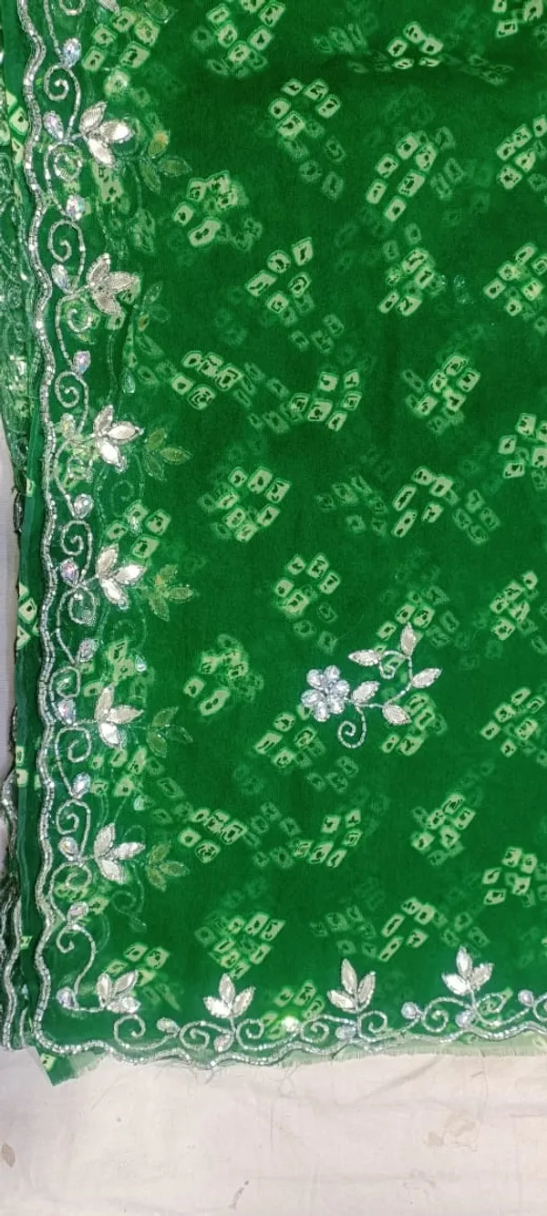 Green_Georgette_Bandhani_Embroidered_Saree_With_Blouse_Piece_For_Women