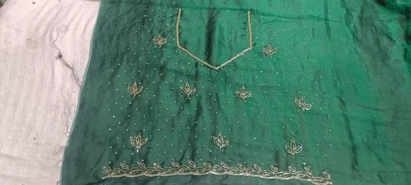 Green_Georgette_Embroidered_Floral_Motif_Saree_For_Women