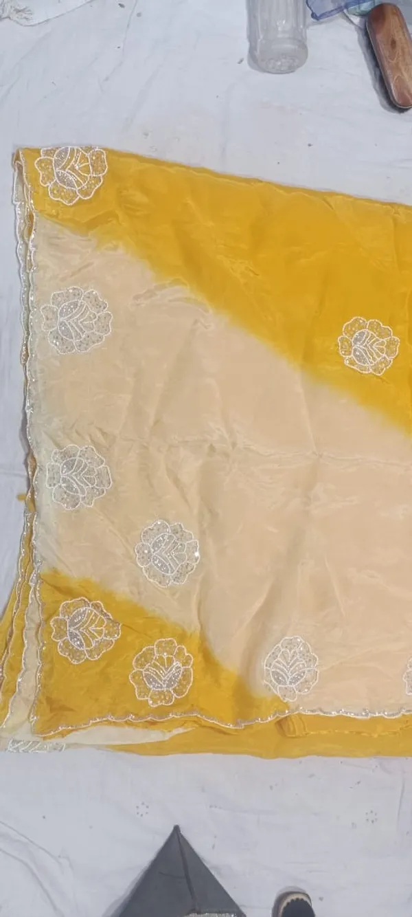 Yellow_White_Embroidered_Floral_Saree_For_Women
