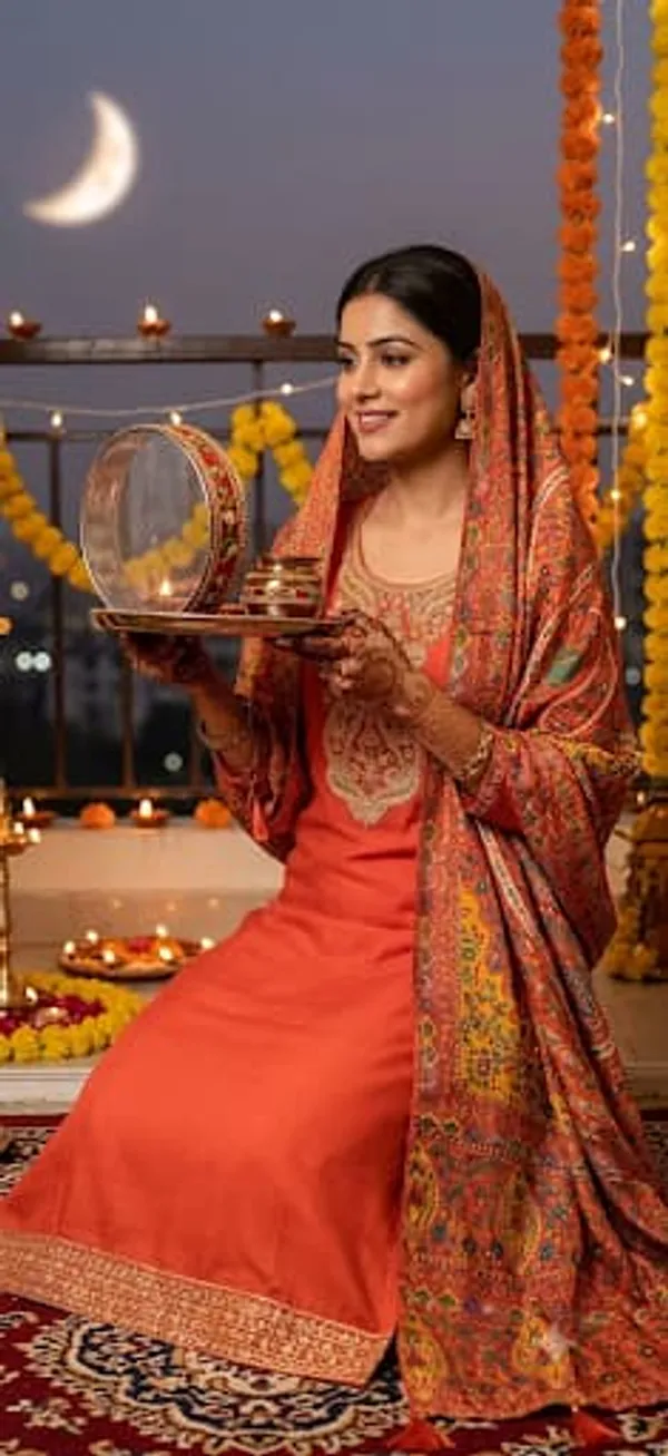 Guchi_Silk_Unstitched_Suit_Set_For_Women