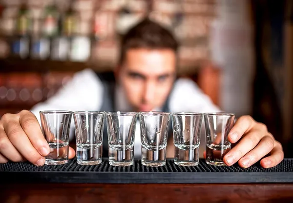 Premium_Shot_Glasses_Set_Of_6_Heavy_Base_Vodka_Tequila_Shot_Crystal_Transparent_Glass_Round_Shot_Glass_40ml
