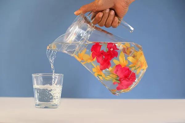 Vilon_Pack_Of_2_1300ml_Premium_Glass_Water_Jug_With_Plastic_Lid_Handle_Transparent_Beverage_Carafe_For_Home_Office_Etc_Pitcher_For_Serve_Water_Milk_Juice_Beverage_Chaas_Cocktail