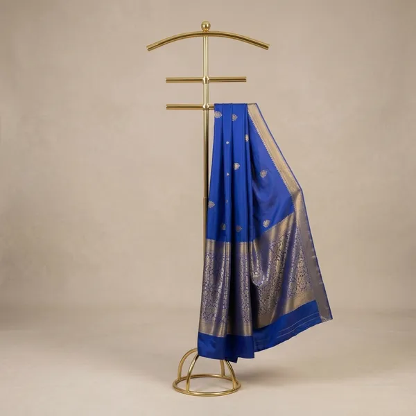 Golden_Mild_Steel_Saree_Display_Stand_For_Garment_Display