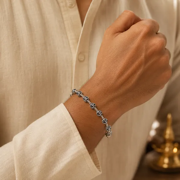 Sadashiv_Om_Black_Bracelet_for_Spiritual_Balance_|_Temple_Tales