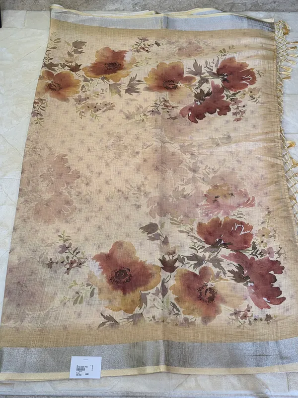 Cream_Pure_Linen_Floral_Print_Fringe_Saree_For_Women