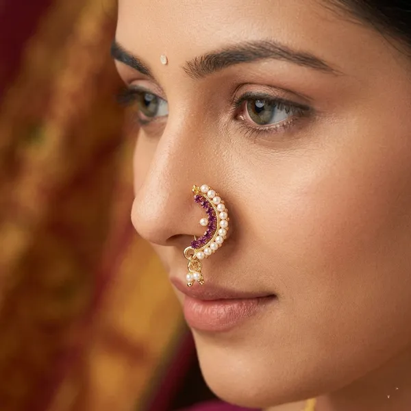 Golden_Pearl_Crescent_Nose_Ring_For_Women