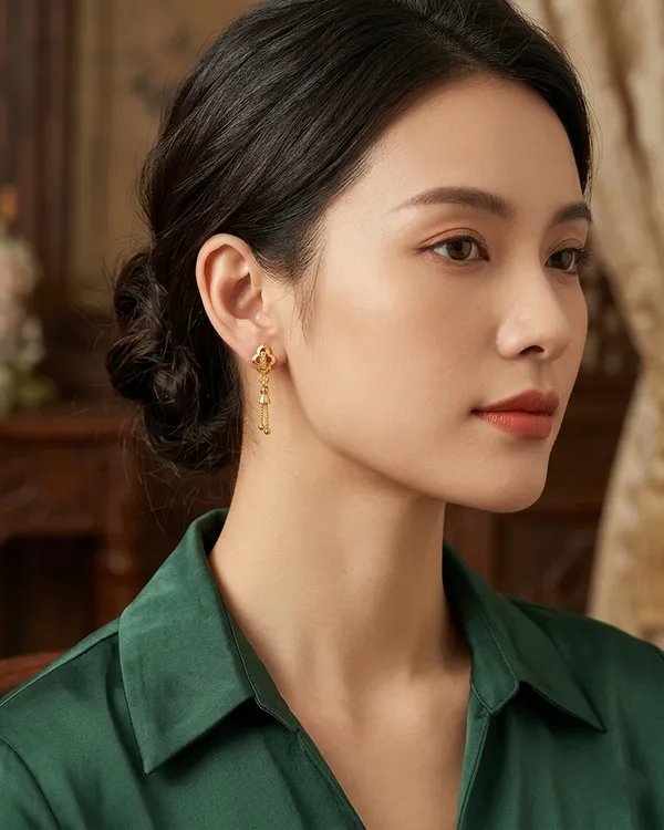 Golden_Skeleton_Key_Drop_Earrings